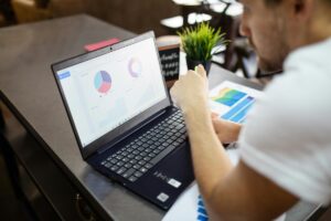 10 B2B AI Agents Transforming Sales and Support in 2025